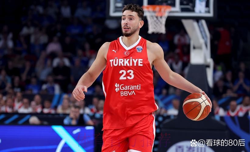 申京复出半场出战17分钟,投篮9中4得到10分3篮板2助攻1抢断 申京复出半场出战17分钟,投篮9中4得到10分3篮板2助攻1抢断